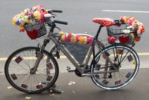 New additions to Psychic Sarah's Tarot Bike: the red tin hearts :-)